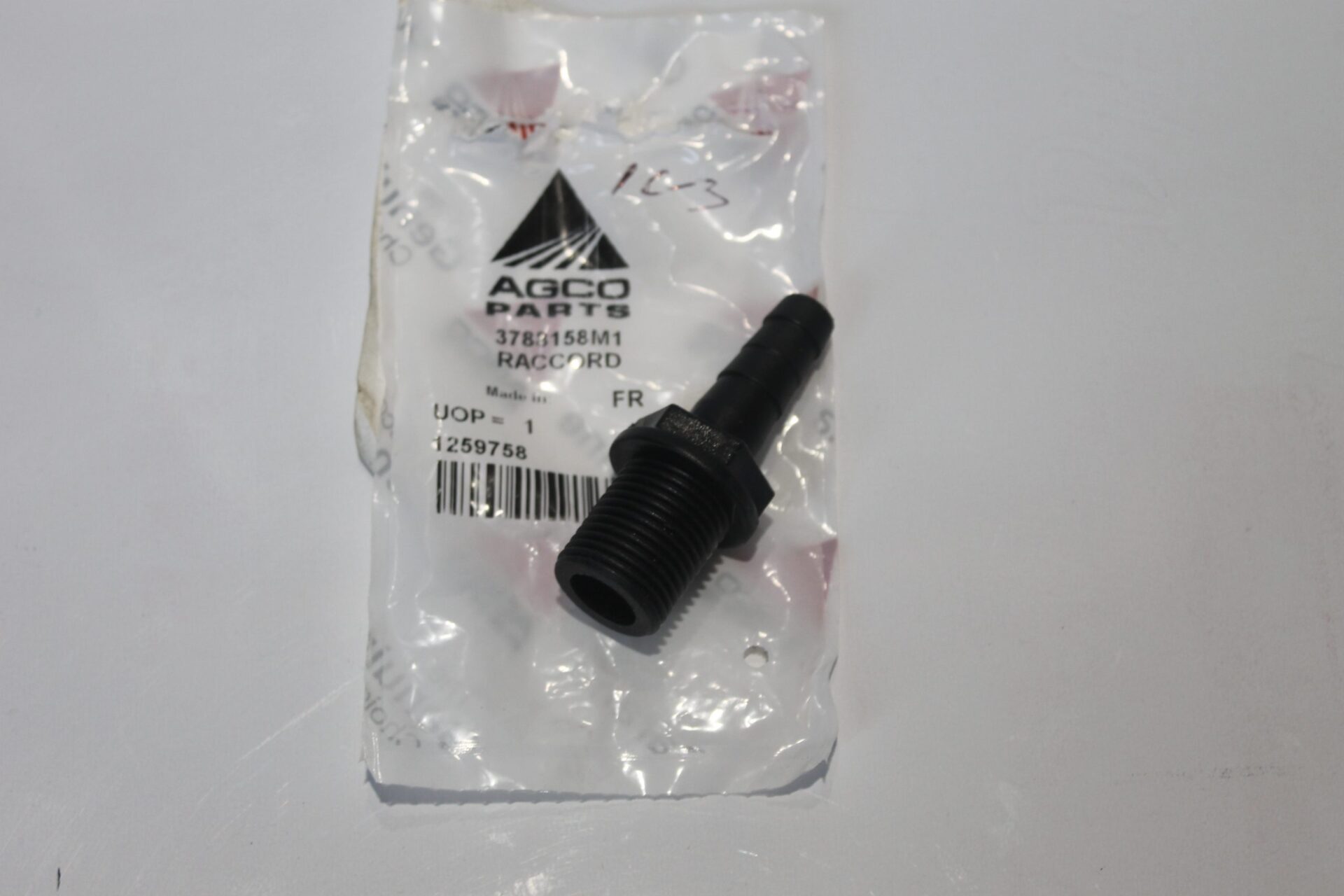 Fuel Tank Fitting, 3788158M1, Massey Ferguson Tractors, Ned Murphy Tractors Ltd.