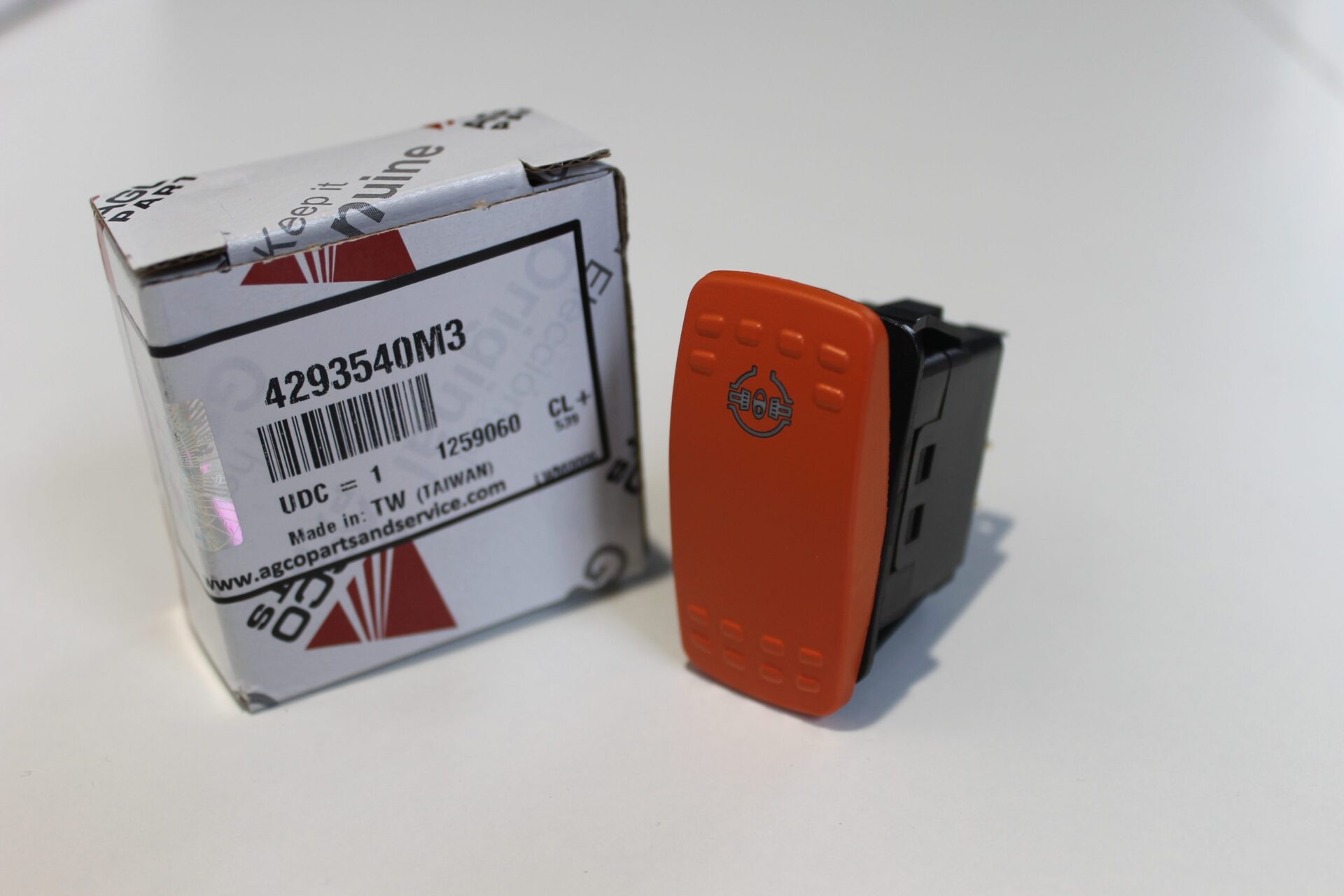 4293540M3, Differential Switch, Massey Ferguson Tractors, Ned Murphy Tractors Ltd.