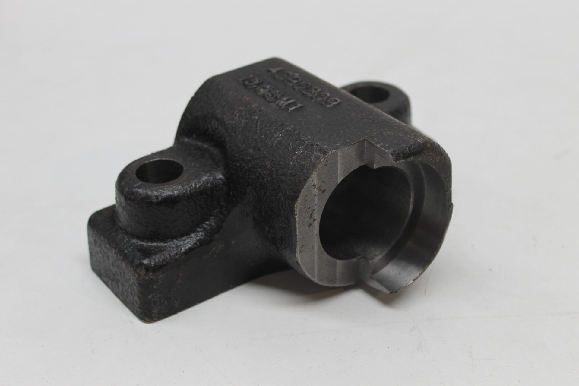 4390309M2, Suspended Axle Bearing Carrier, Massey Ferguson Tractors, Ned Murphy Tractors Ltd.