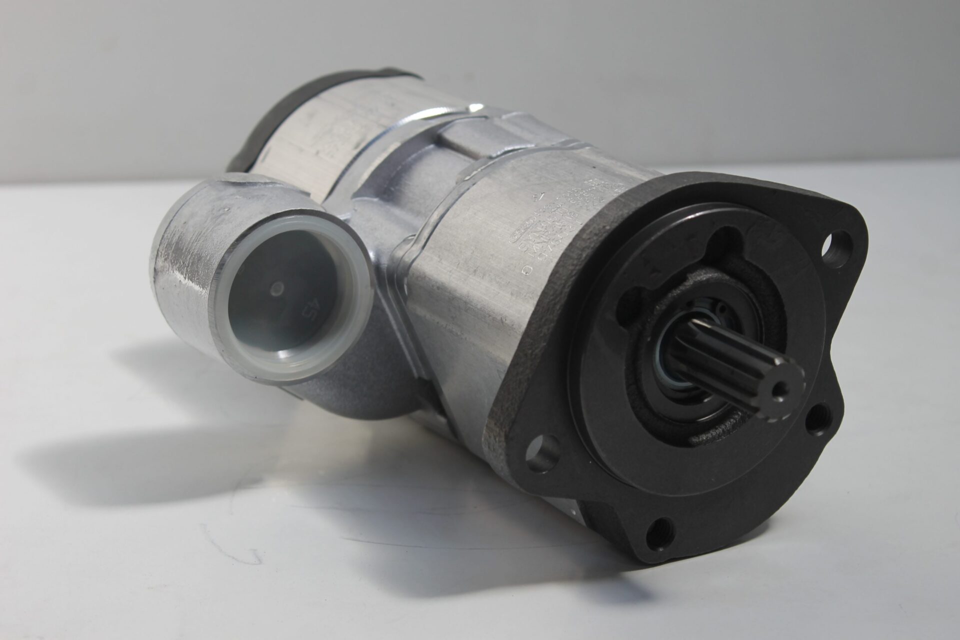 3816909M91, Bosch Hydraulic Pump, Massey Ferguson Tractors, Ned Murphy Tractors Ltd.