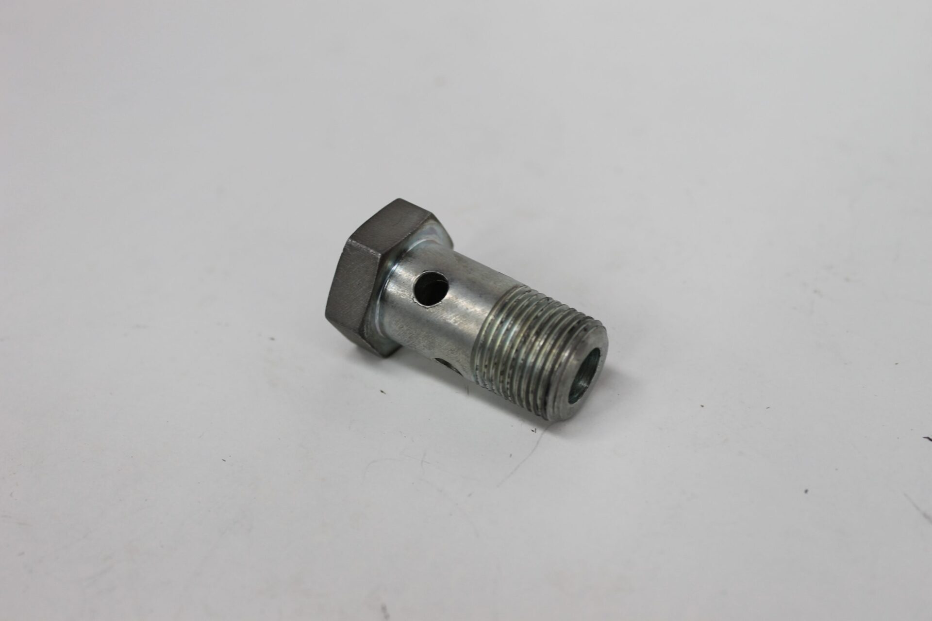 812561M1, Banjo Bolt, Massey Ferguson Tractors, Ned Murphy Tractors Ltd.