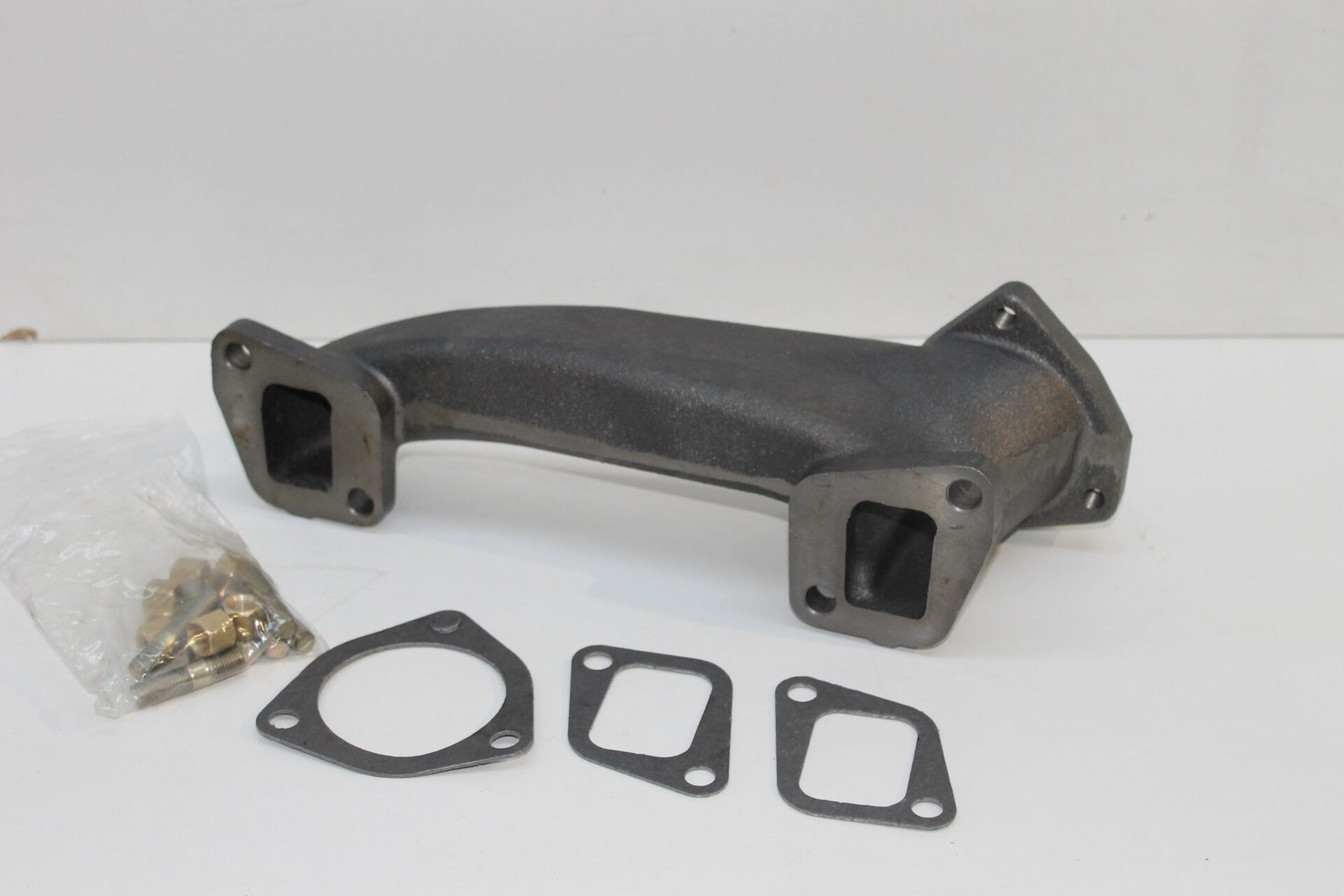 733206M1, Exhaust Manifold Kit, Massey Ferguson Tractors, Ned Murphy Tractors Ltd.