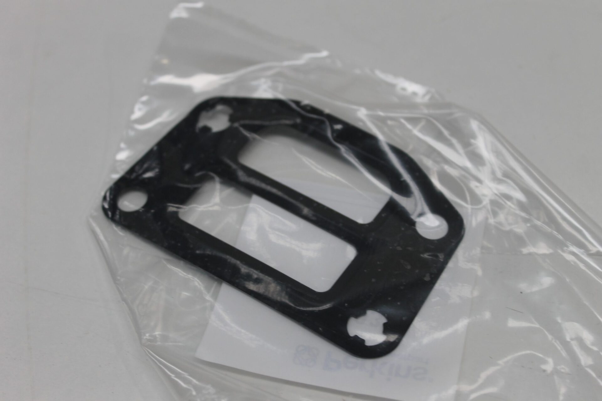 4225427M1, Engine Filter Housing Gasket, Massey Ferguson Tractor ltd.