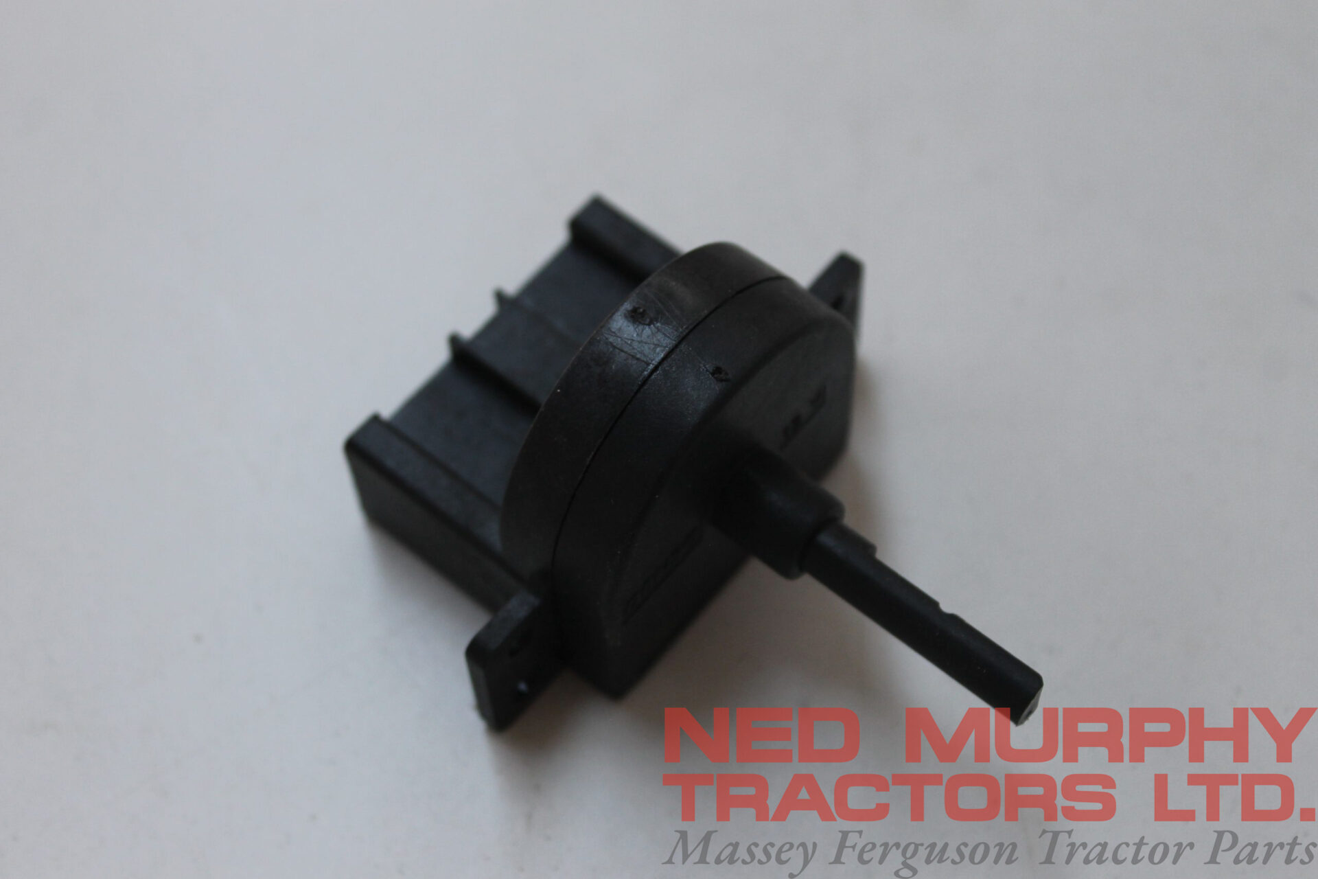 3907283M1, Fan Speed Switch, Massey Ferguson Tractors, Ned Murphy Tractors Ltd.