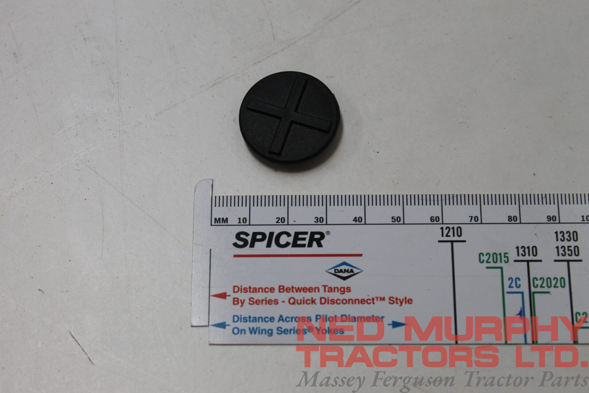 4270220M1, Spool Dust Cover Black (+), Massey Ferguson Tractors.