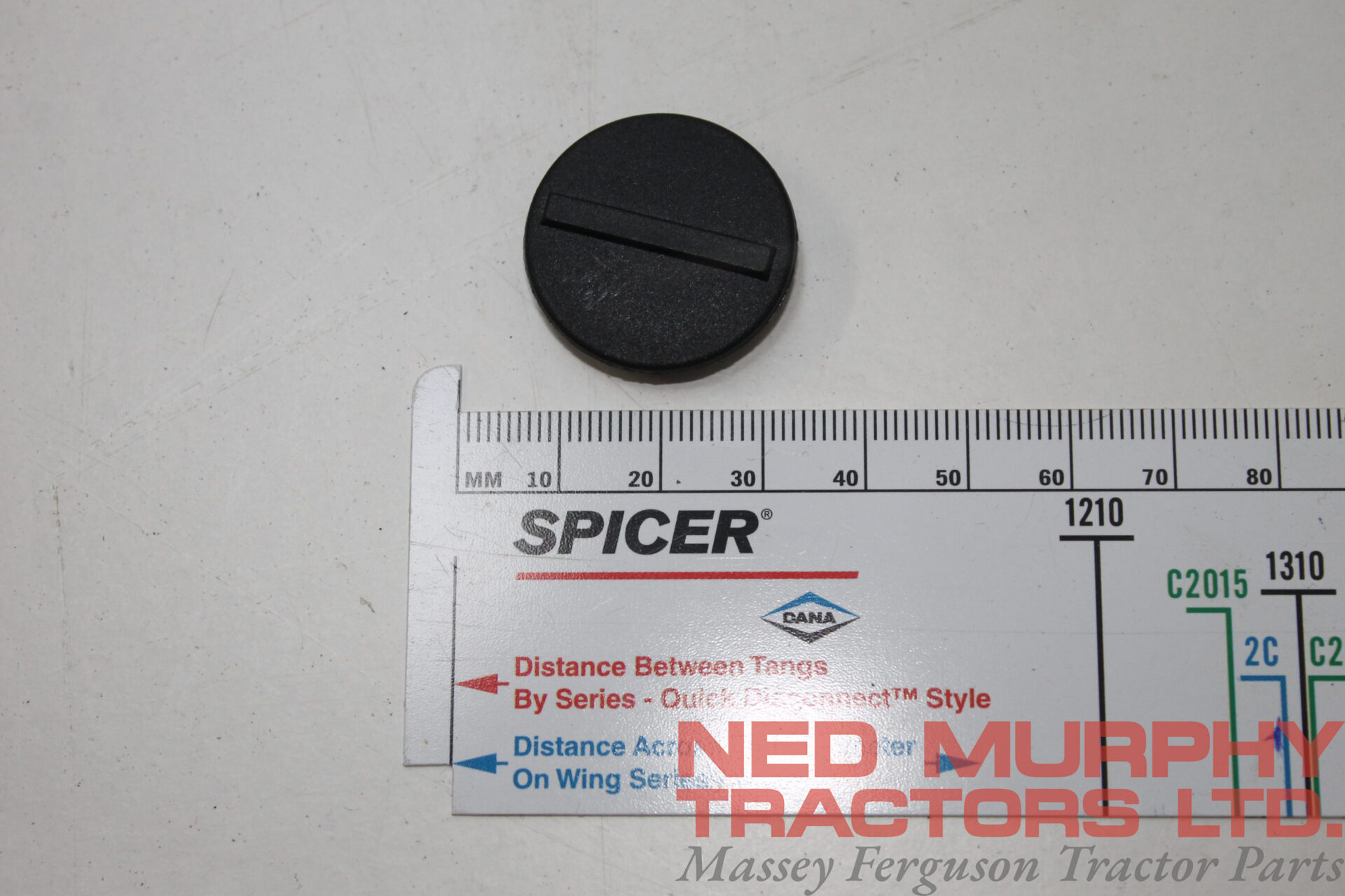 4270221M1, Spool Dust Cover Black (-), Massey Ferguson Tractors.