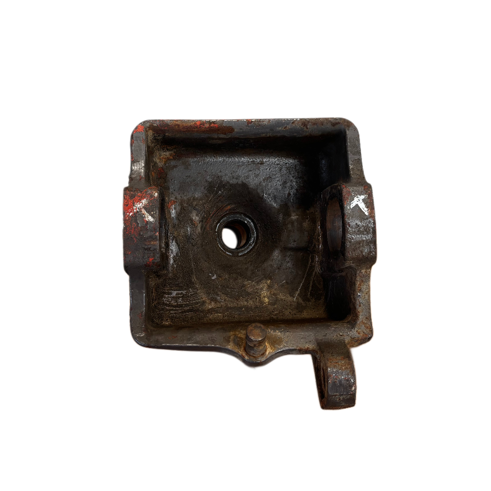 3427373M92, Swivel Housing, Massey Ferguson Tractors, Ned Murphy Tractors.