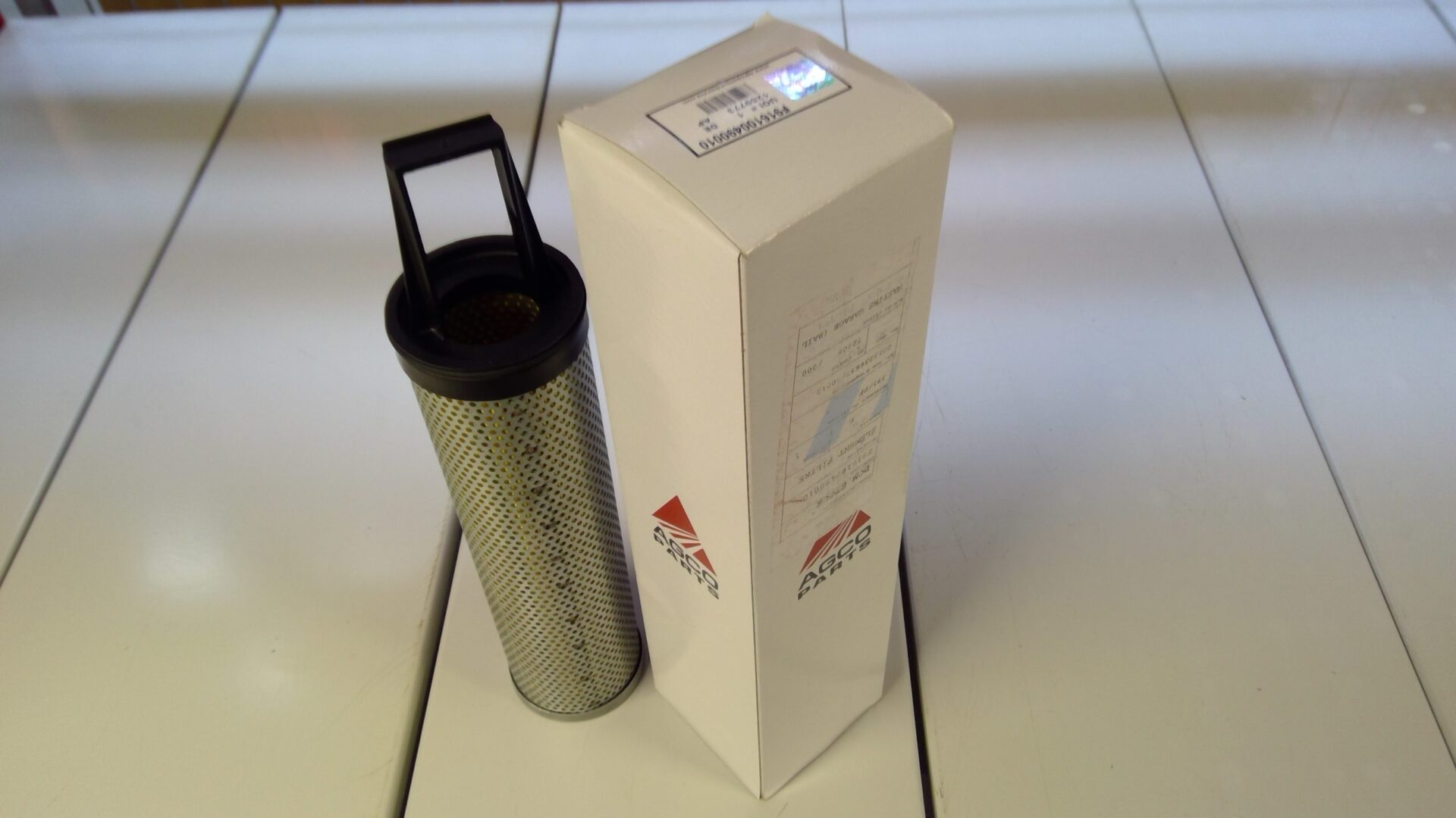 Dyna-VT Hydraulic Filter, F916100490010, Massey Ferguson Tractors, Ned Murphy Tractors Ltd.