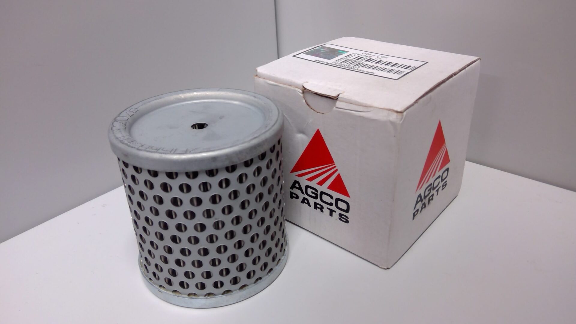 Hydraulic Oil Filter, V20668201, Buy new & used tractor parts online from Ned Murphy Tractors Ltd. Shipping Worldwide.