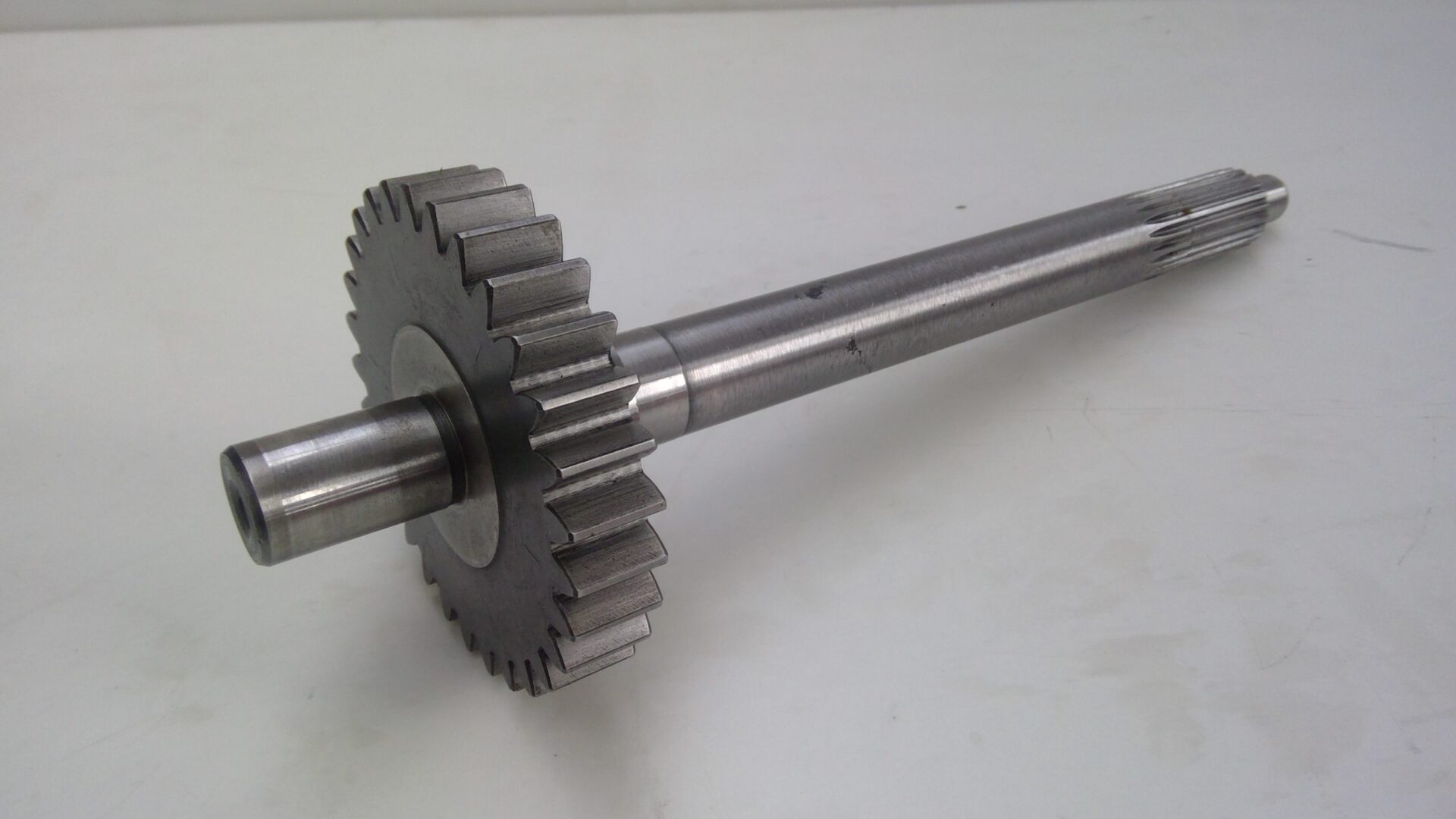 1693759M1, Input Shaft 29T, Massey Ferguson Tractors, Ned Murphy Tractors Ltd.