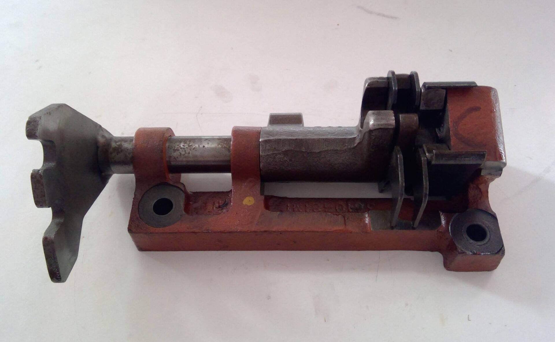 Selector Rail Support 3610481M5 - Image 3