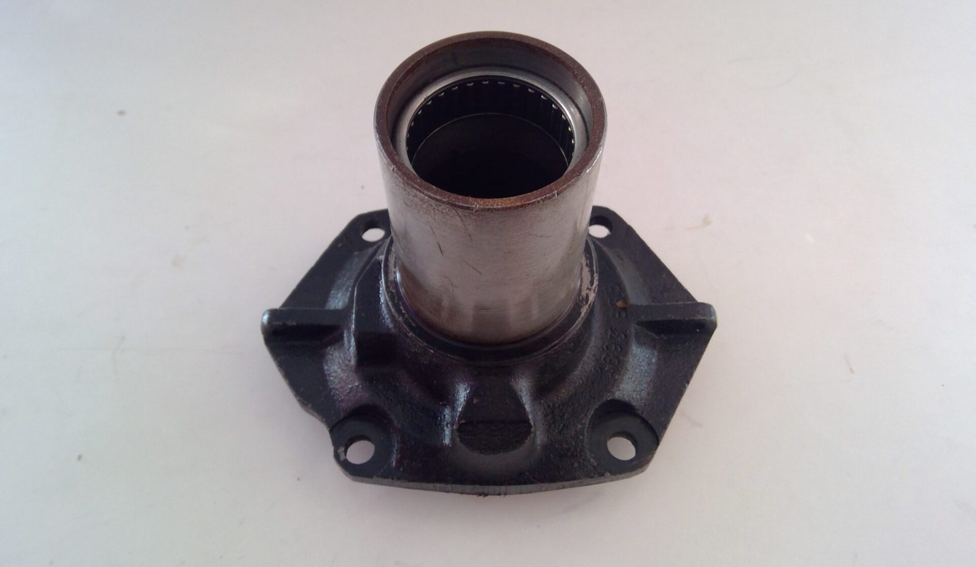 1693835M1, Retainer, Massey Ferguson Tractors, Ned Murphy Tractors Ltd.