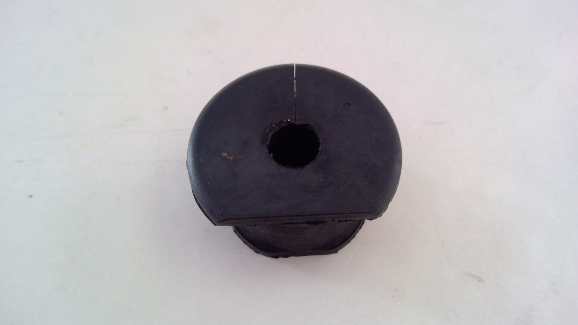 Grommet 185688M1, Massey Ferguson Tractors, Ned Murphy Tractors Ltd.