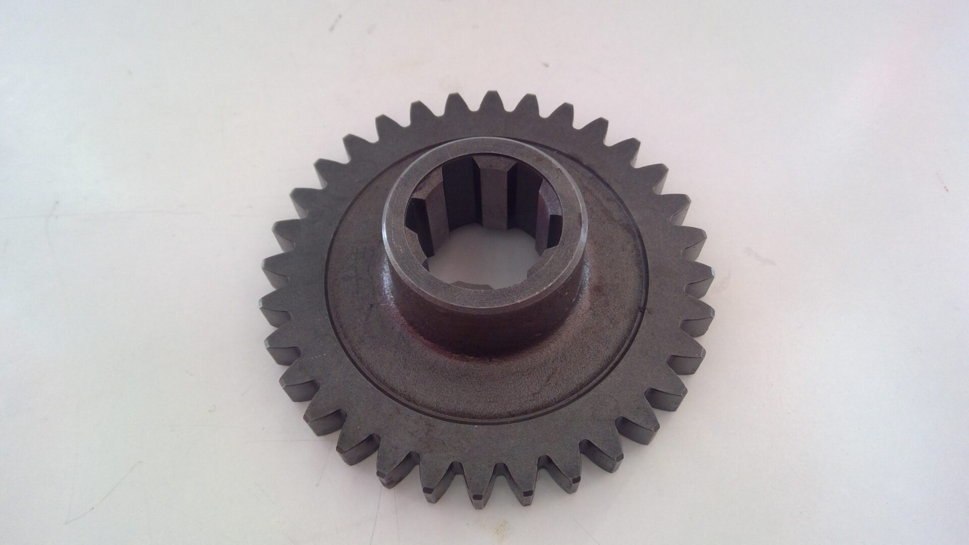 Gear 32T 3596250M1 for Massey Ferguson Tractors. Ned Murphy Tractors Ltd.