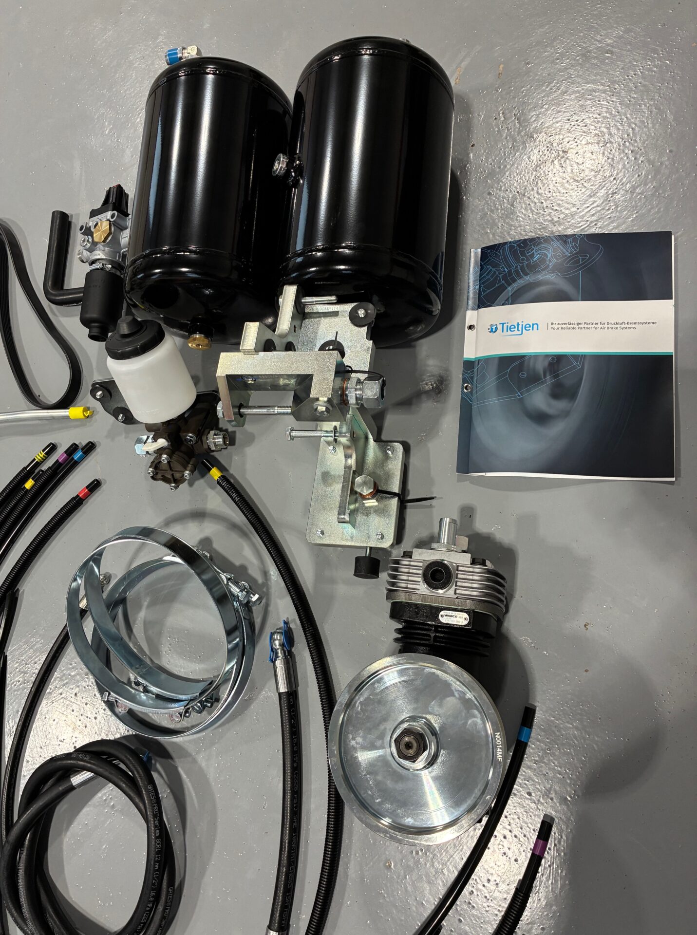 Air Brake Kit 7615, 7616, 7618 Dyna 6 for Massey Ferguson Tractors. Massey Ferguson Tractors, Ned Murphy Tractors Ltd.