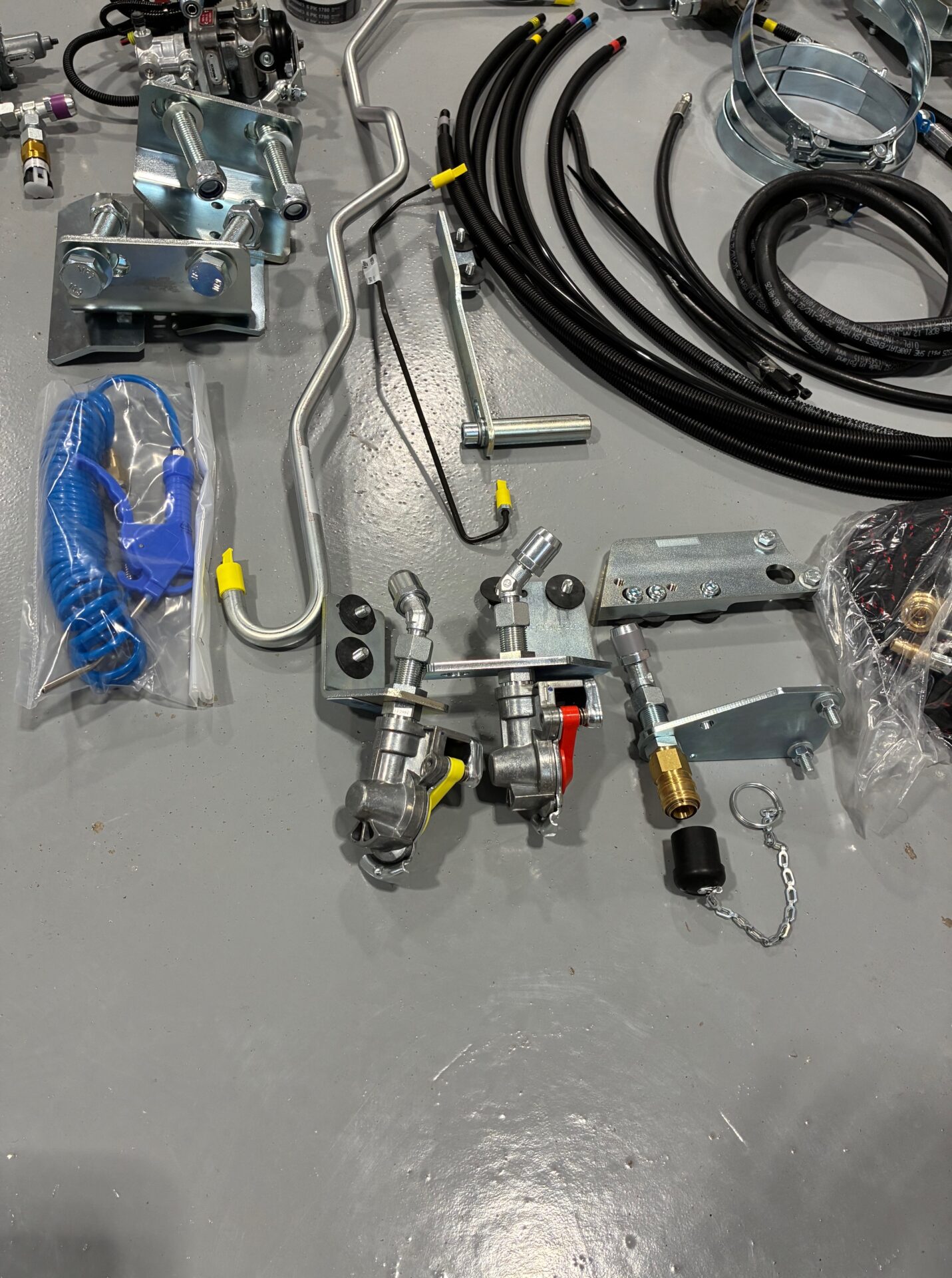 Air Brake Kit 7615, 7616, 7618 Dyna 6 for Massey Ferguson Tractors. Massey Ferguson Tractors, Ned Murphy Tractors Ltd.