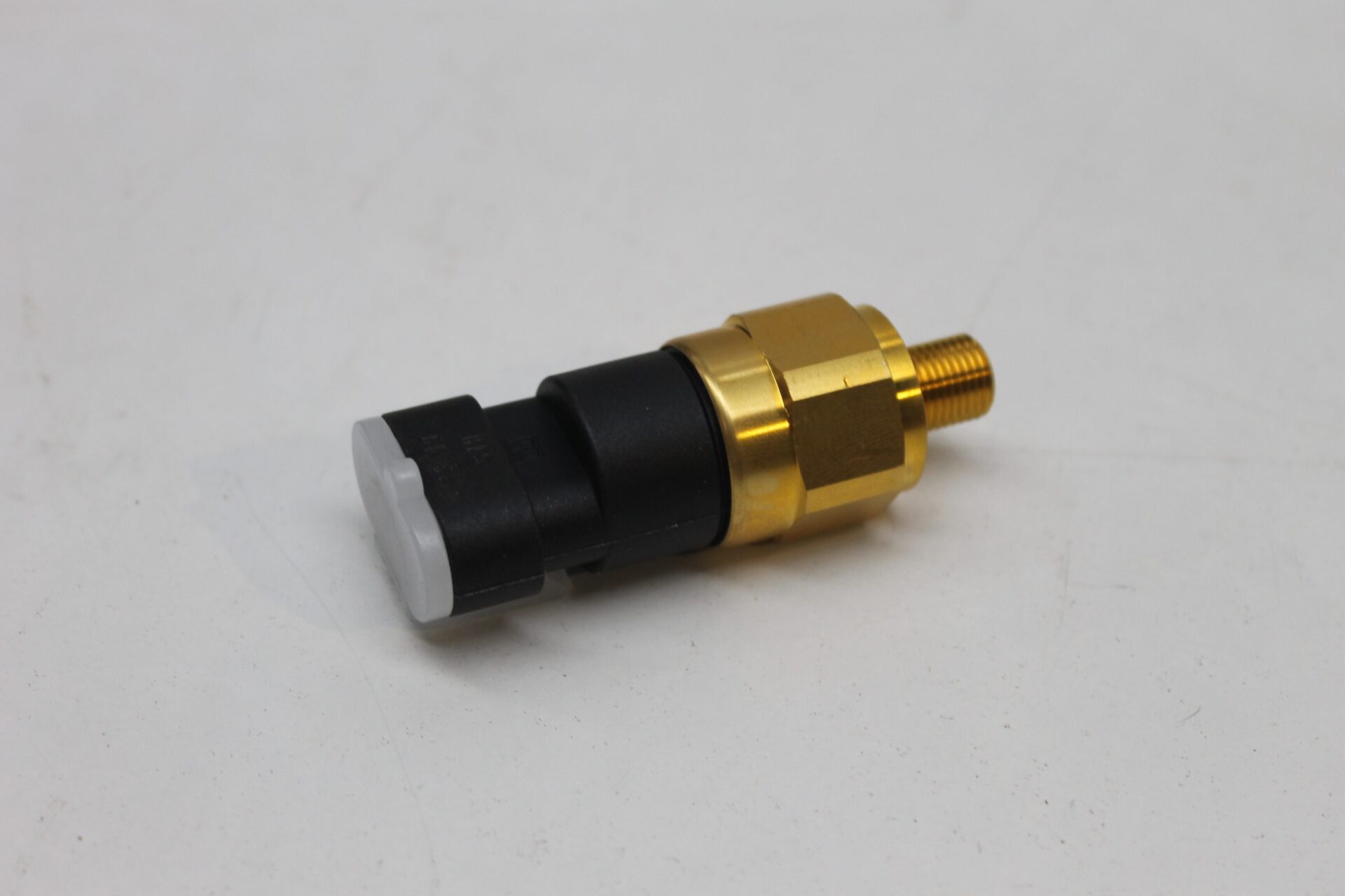 Oil Pressure Sensor, V836866613, Massey Ferguson Tractors, Ned Murphy Tractors Ltd.