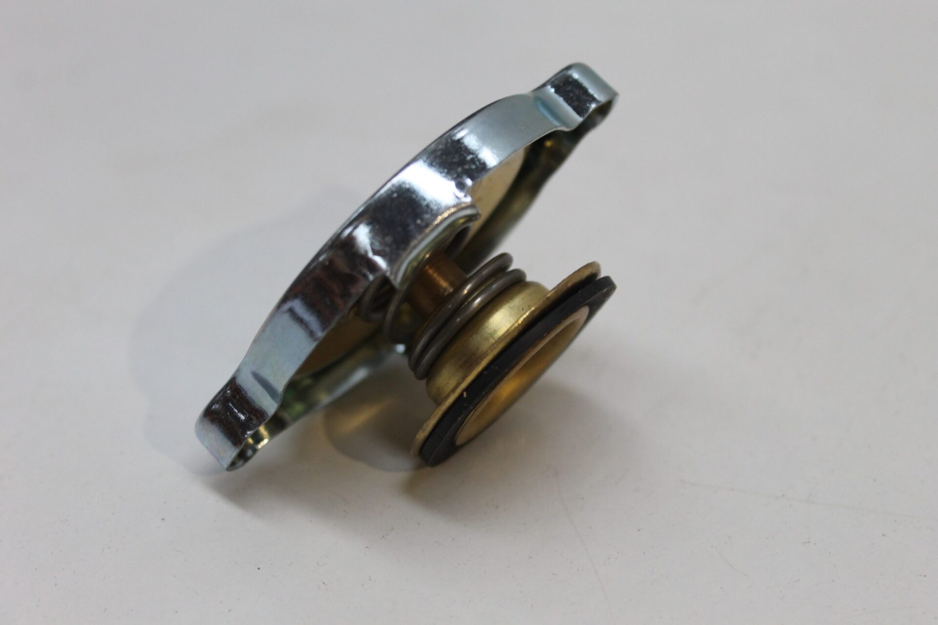 968816M2, Radiator Cap, Massey Ferguson Tractors, Ned Murphy Tractors Ltd.