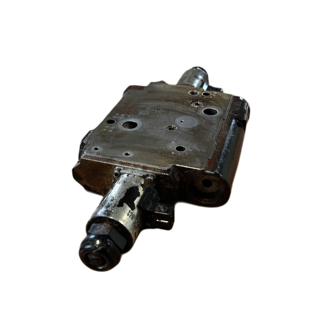 3796179M2, Control Valve, Massey Ferguson Tractors, NMT Group.