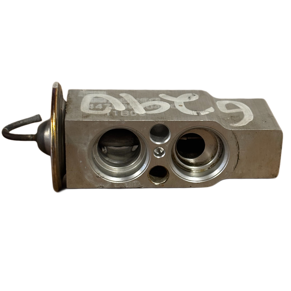 V36638700, Expansion Valve, Massey Ferguson Tractors, Ned Murphy Tractors.