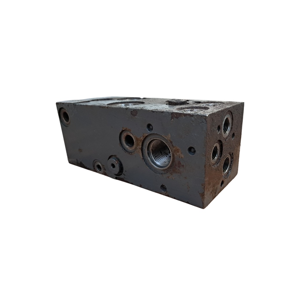 Valve Block ACP1122810, Massey Ferguson Tractors, Ned Murphy Tractors Ltd.
